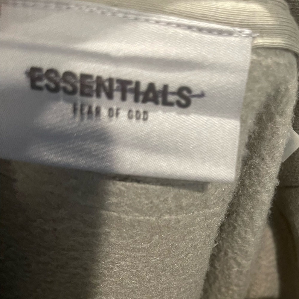 NWT Fear of God Essentials Green Mock Neck Sweatshirt Back Logo plate Medium - Picture 5 of 9
